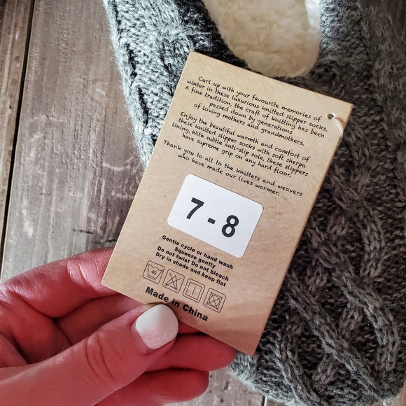 NWT Ladie's Sheepskin Soft Solid Color Cozy Knitted Slipper Socks Booties Sz 7-8 - Picture 3 of 12